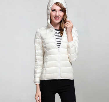 Doudoune Légère à Capuche Blanche pour Femme - Axie